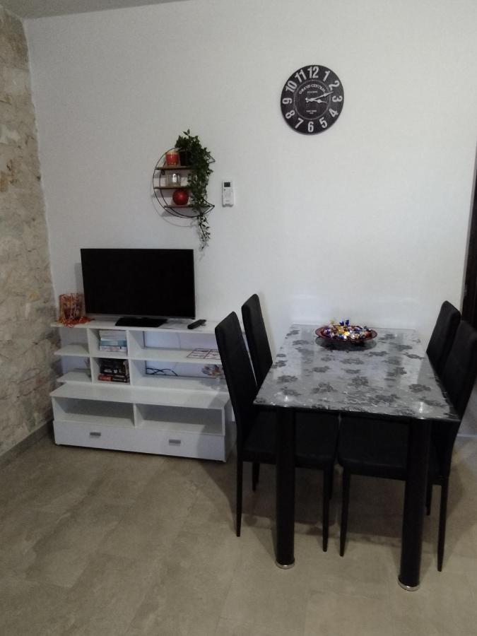 Apartmani Memic 100 M Do Plaze, Apartments Memic Only 100M From Beach 波雷奇 外观 照片