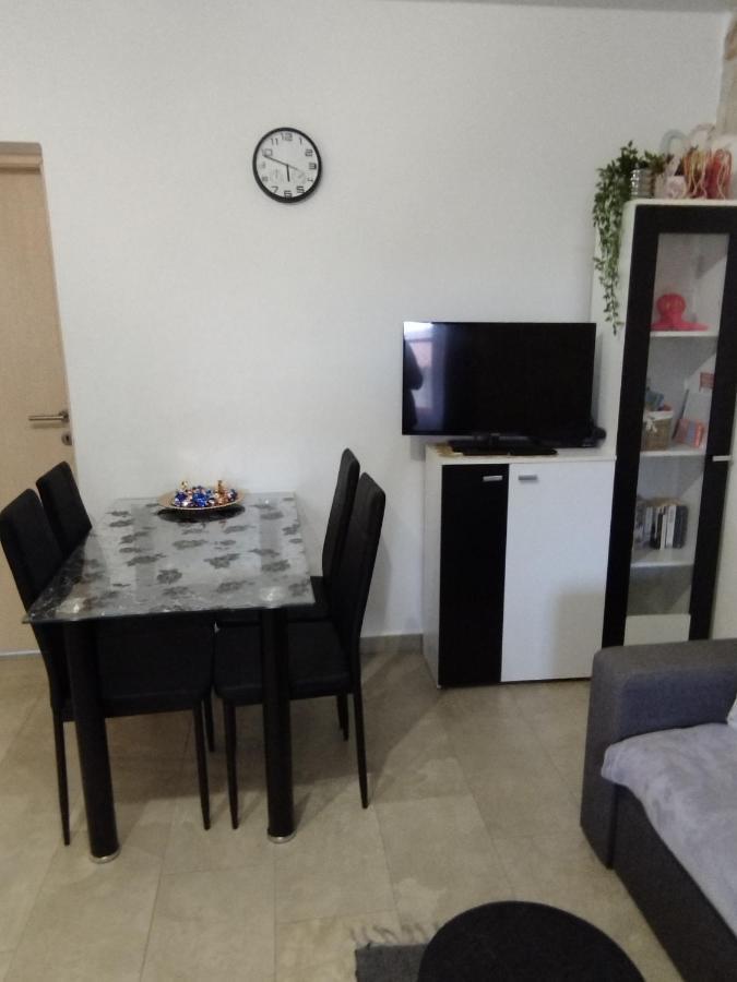 Apartmani Memic 100 M Do Plaze, Apartments Memic Only 100M From Beach 波雷奇 外观 照片