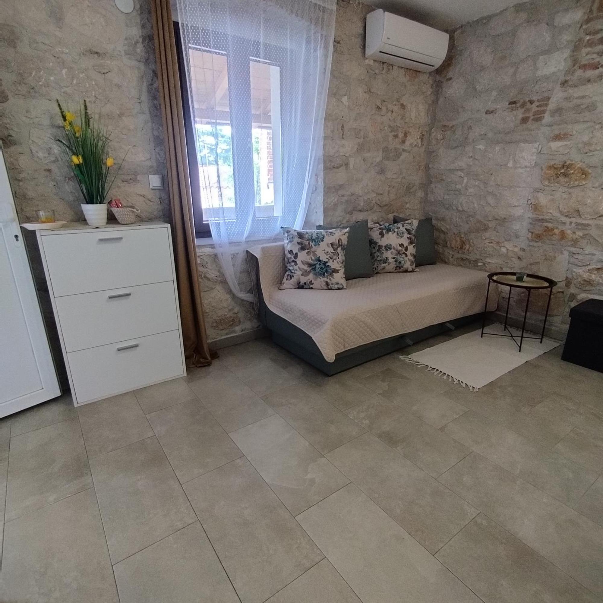 Apartmani Memic 100 M Do Plaze, Apartments Memic Only 100M From Beach 波雷奇 外观 照片